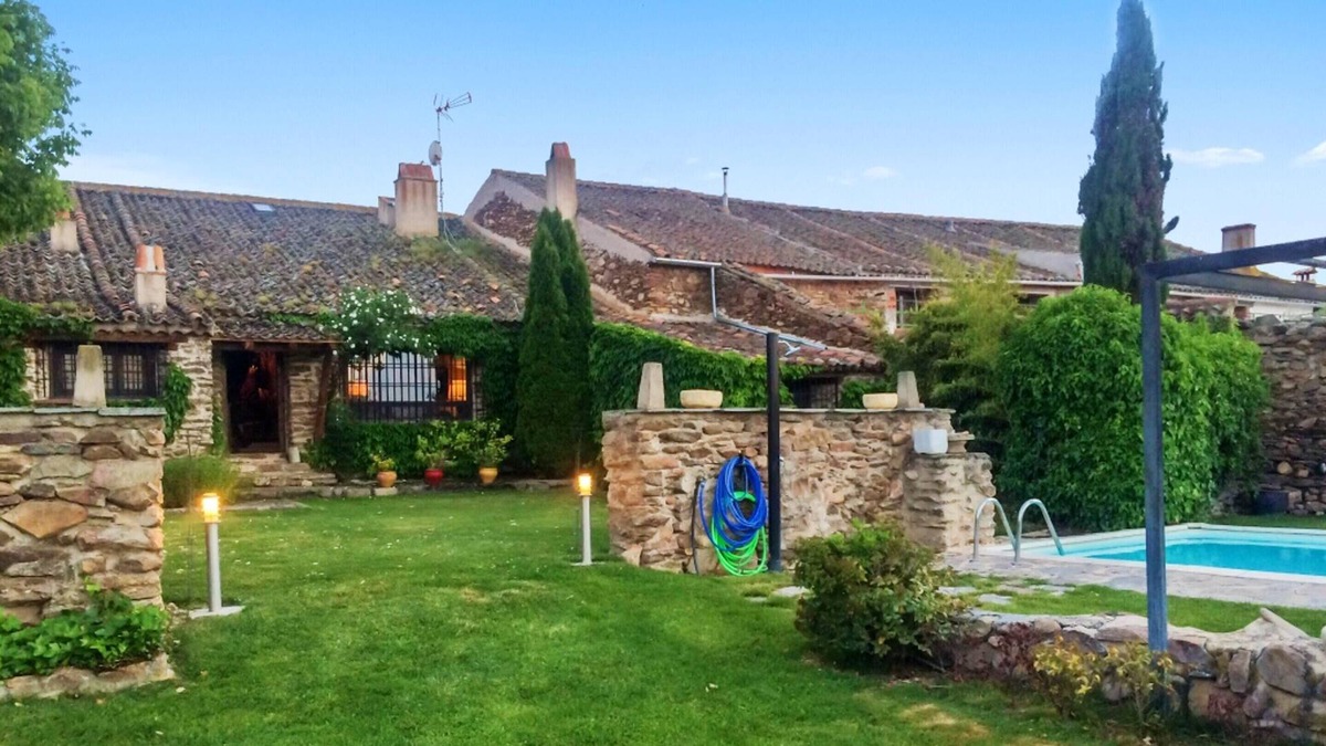 Domingo Garcia Villa | Homerez - Big villa for 10 ppl. with swimming-pool and garden at Domingo Garcia