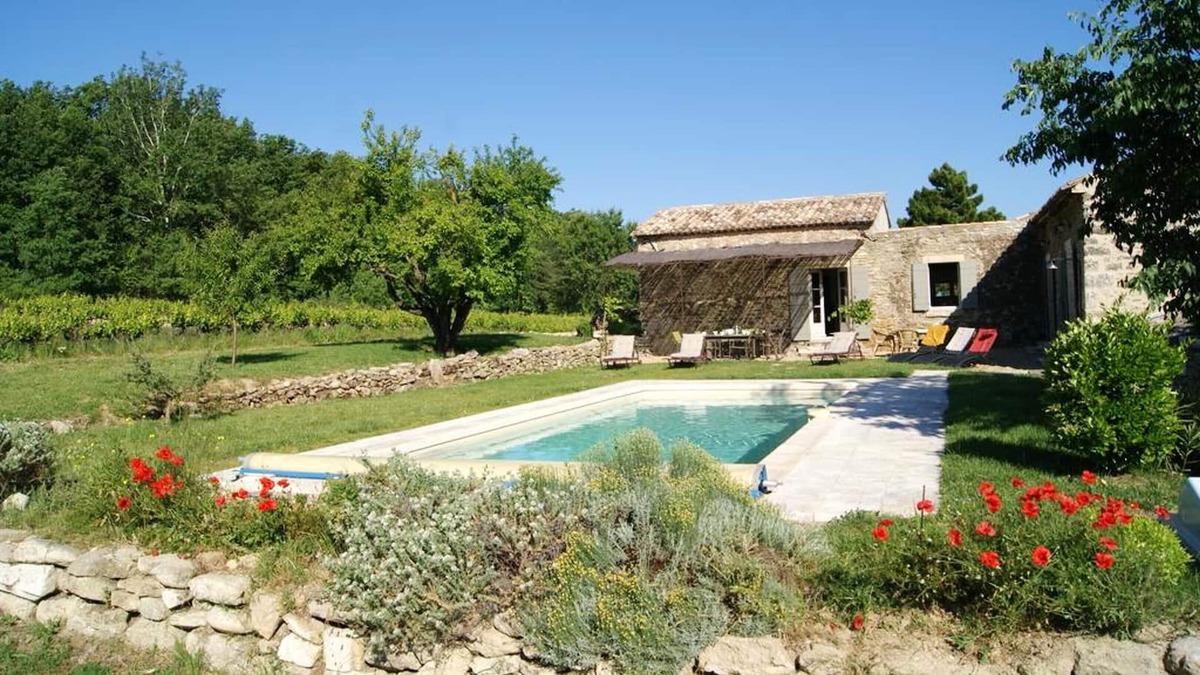 Oppede Villa | Homerez - Big villa for 10 ppl. with swimming-pool and terrace at Oppède