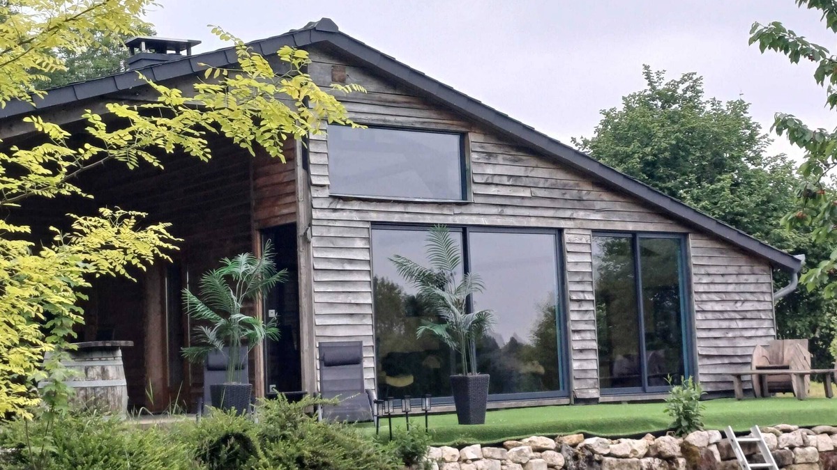 Saint-Loup-Terrier Ski Chalet | Homerez - Chalet in Saint-Loup-Terrier