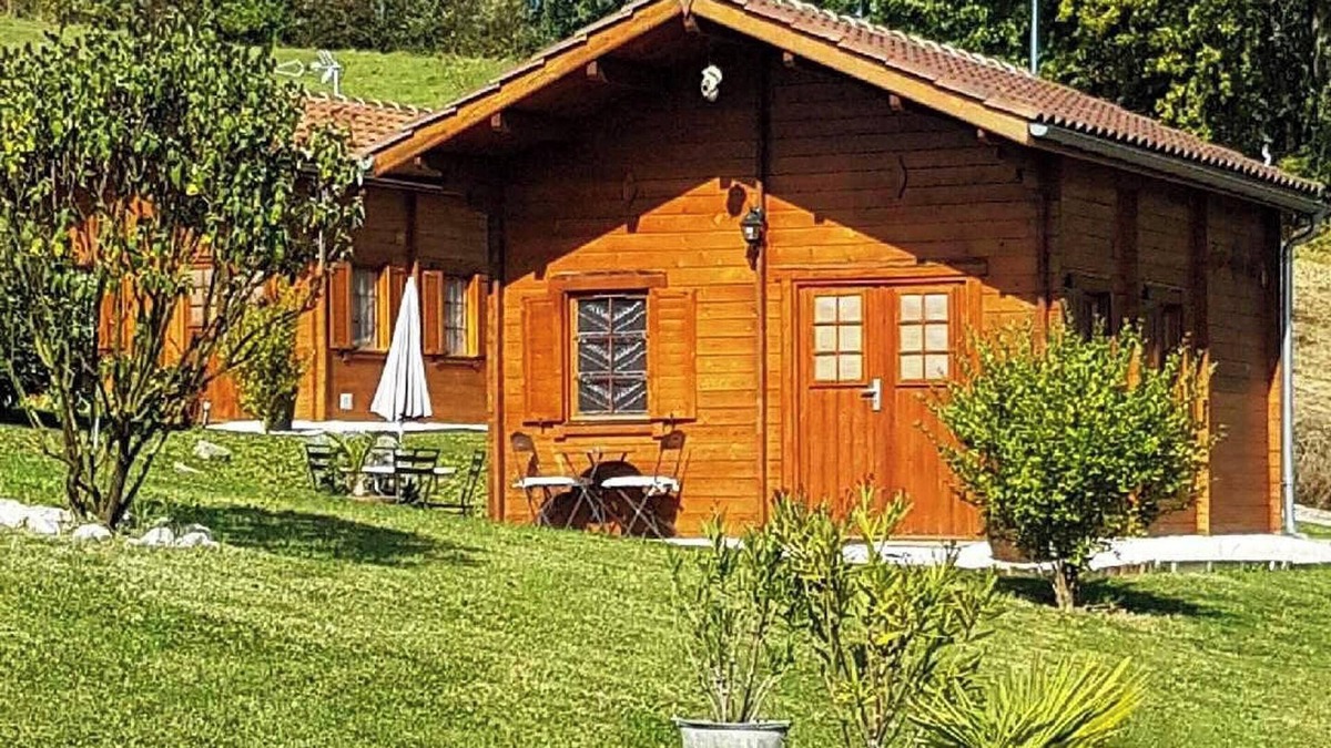 Dausse Ski Chalet | Homerez - Chalet in Dausse with pool