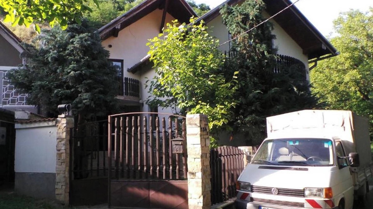 Sibiel Ski Chalet | Homerez - Chalet in Sibiel, mountain and lake views
