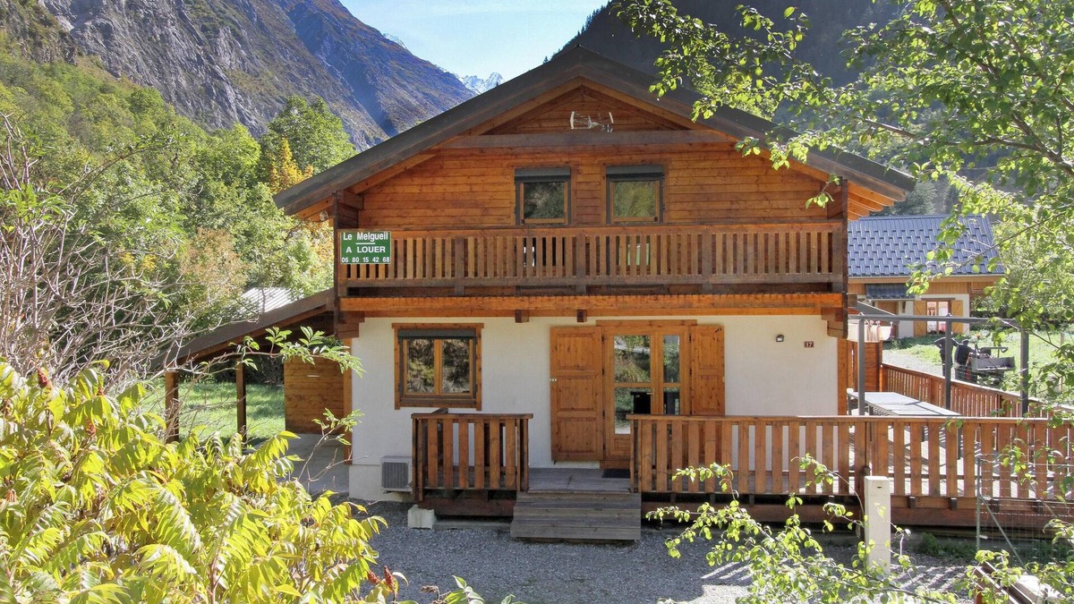 Venosc Ski Chalet | Homerez - Chalet in Venosc with Jacuzzi