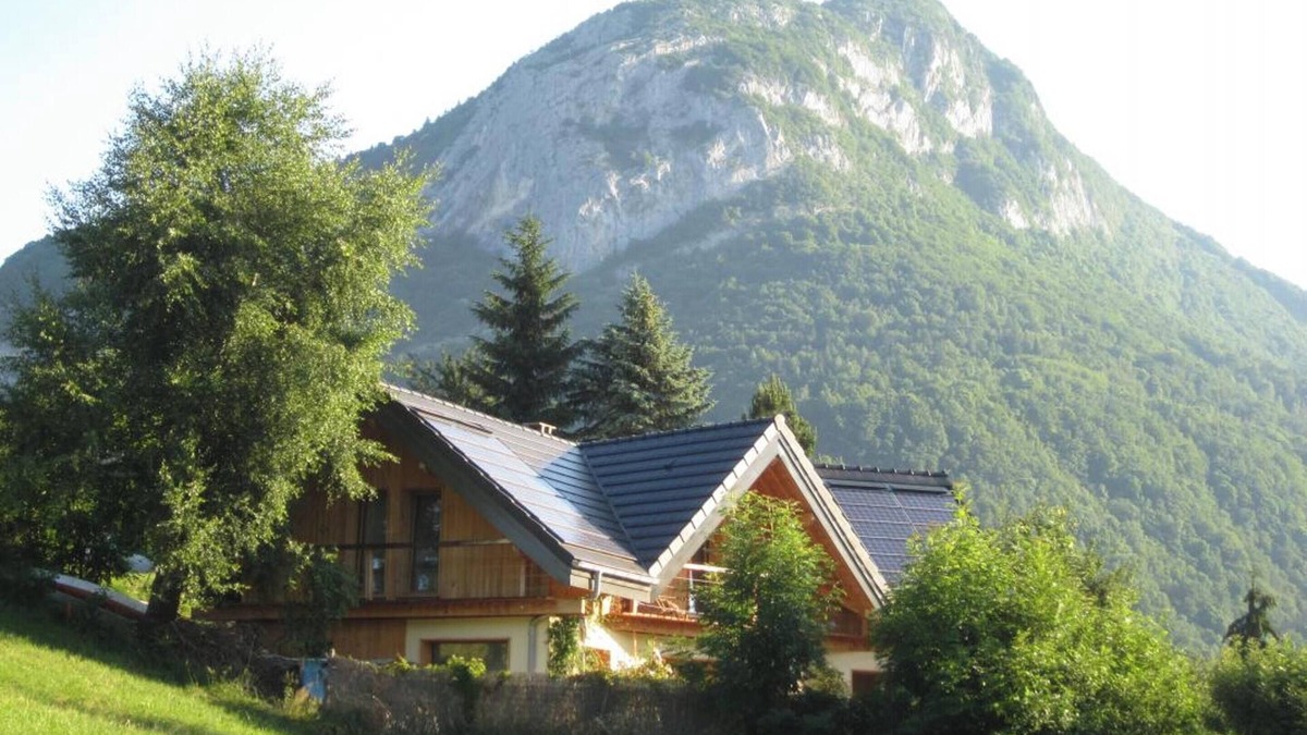 La Thuile Ski Chalet | Homerez - Chalet La Thuile, mountain view