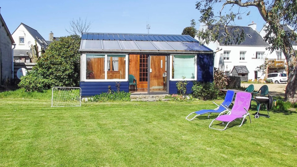 Tredrez-Locquemeau House | Homerez - Charming House in Trédrez-Locquémeau + Garden