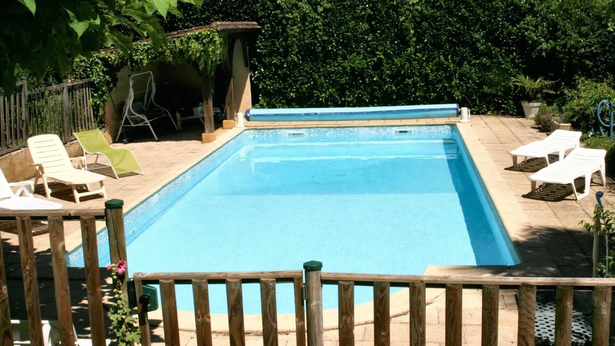 Sarlat-la-Caneda Villa | Homerez - Charming Villa with garden in Sarlat-la-Canéda