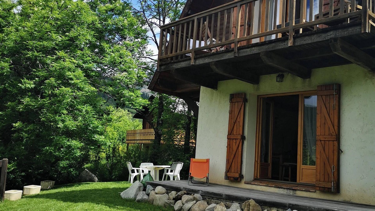 Allos Ski Chalet | Homerez - Charming Chalet in Allos with View