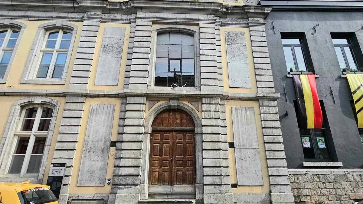 Mons Apartment | Homerez - Charming flat in the heart of Mons