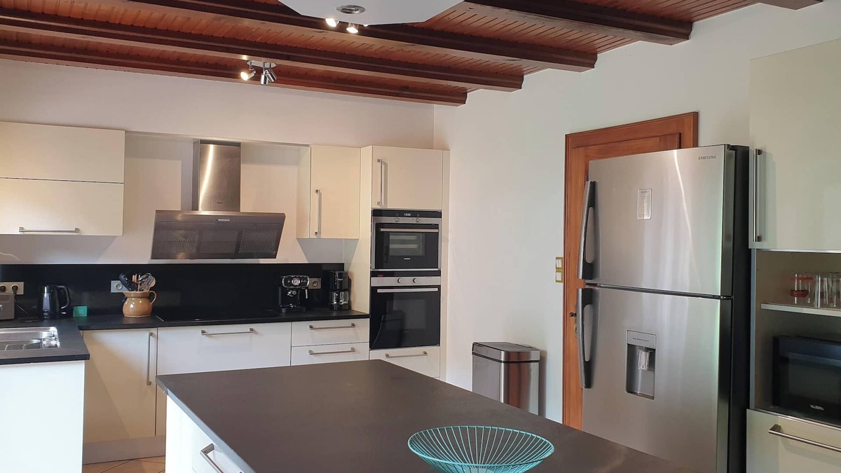 Bassemberg House | Homerez - Charming house in Bassemberg with a fenced garden