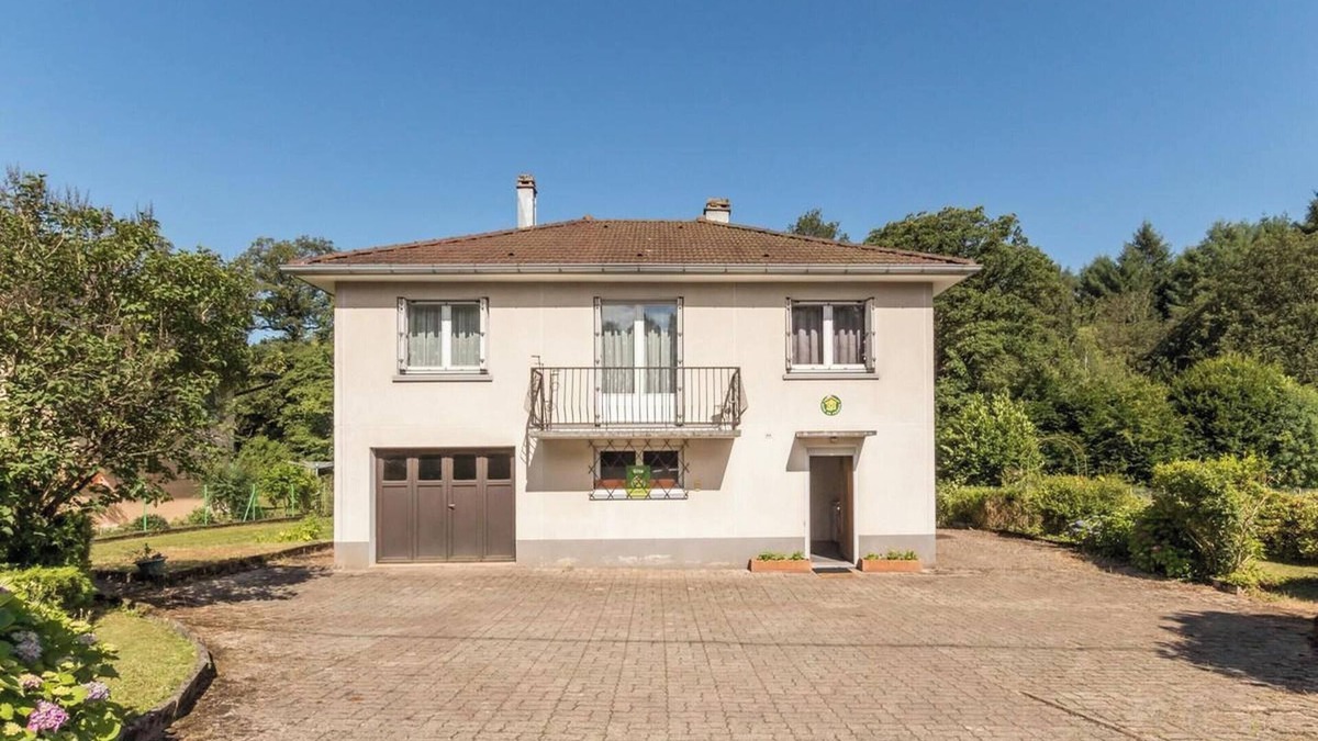 Champagney House | Homerez - Charming house in Champagney with mountain view