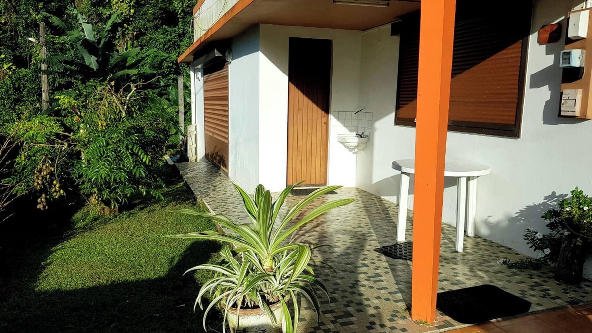 Le Lorrain House | Homerez - Charming House in Le Lorrain with Garden