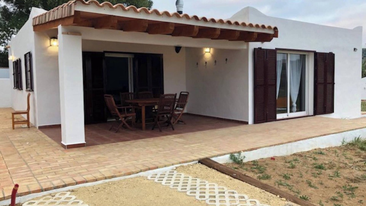 San Ambrosio House | Homerez - Charming House with Pool in Montecote