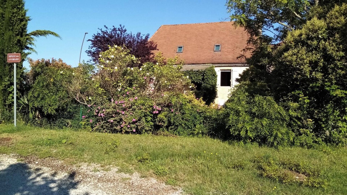 Nadillac House | Homerez - Charming house in Nadillac with private pool