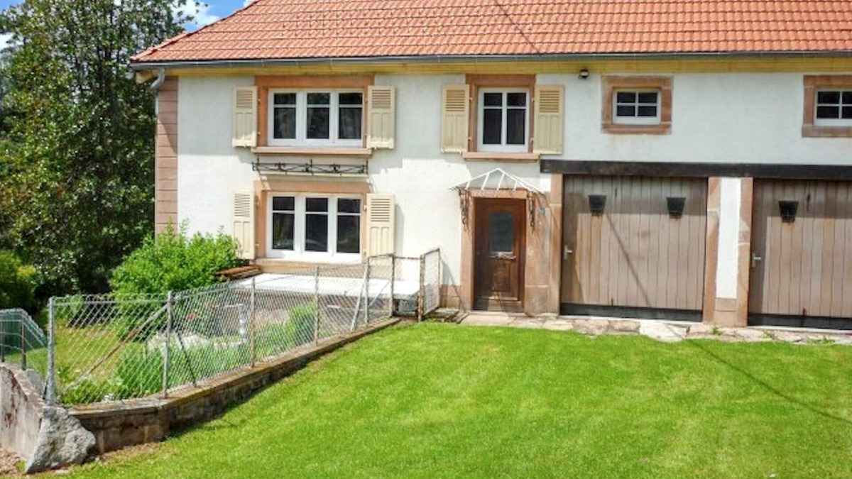Ranrupt House | Homerez - Charming House in Ranrupt with Garden and Terrace