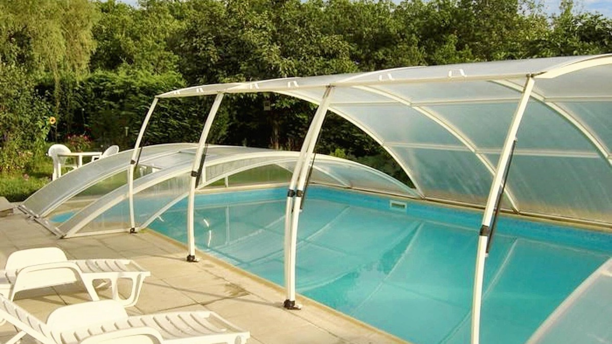 Sarrazac House | Homerez - Charming house in Sarrazac with private pool