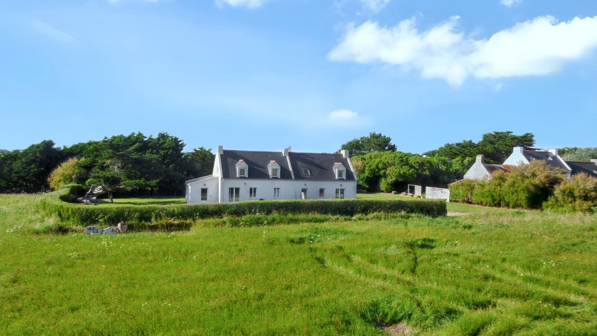 Sauzon House | Homerez - Charming House in Sauzon with Garden and Terrace