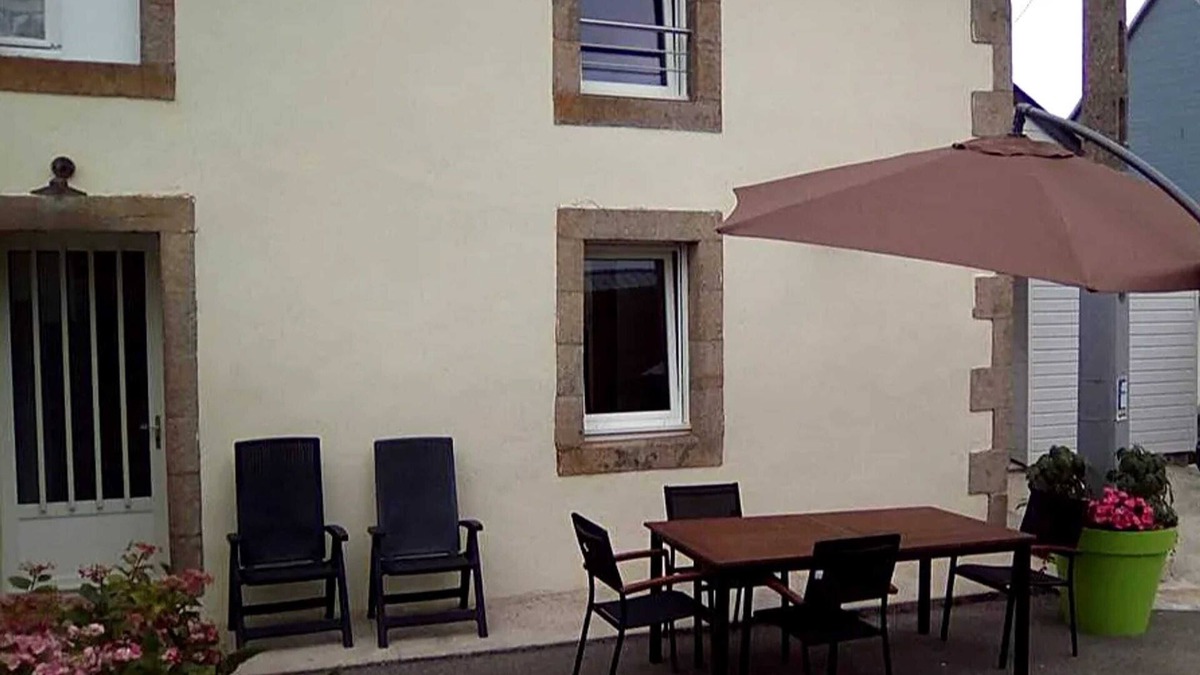 Cast House | Homerez - Charming House near Cast with Garden and Activities