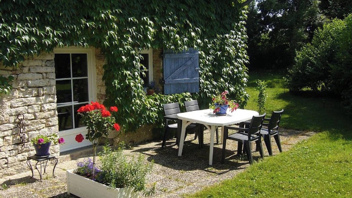 Plumont Apartment | Homerez - Charming Studio in Plumont with Private Garden - 50 m²