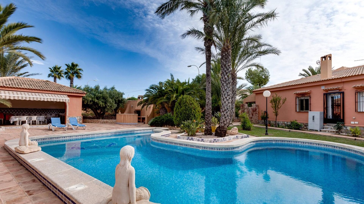 El Chaparral Apartment | Homerez - Charming Villa in Torrevieja with Private Pool