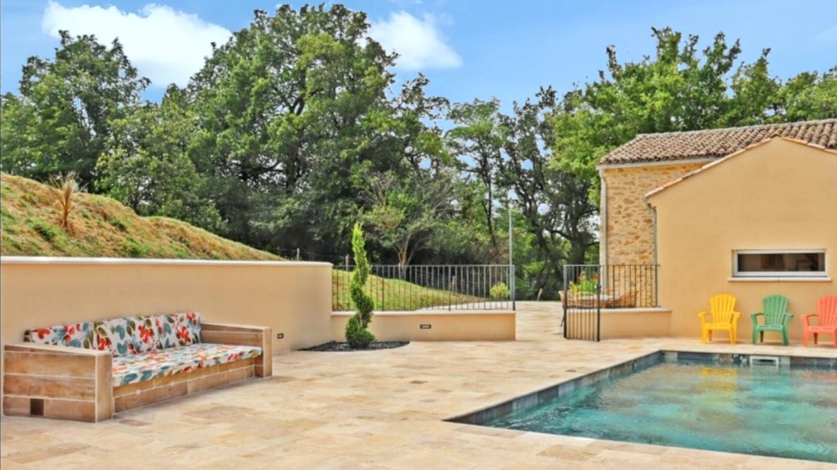 Divajeu Villa | Homerez - Charming villa in Divajeu with private pool