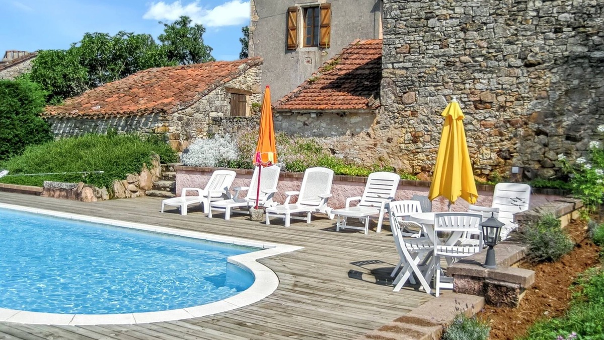 La Masse Villa | Homerez - Charming Villa near Lherm with Private Pool