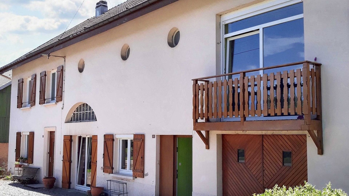 Saint-Die Apartment | Homerez - Comfortable Apartment with Garden