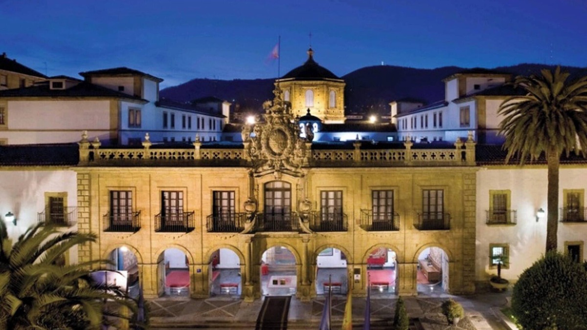 El Cristo y Buenavista Apartment | Homerez - Comfortable Apartment in Oviedo with Mountain View - 60 m²