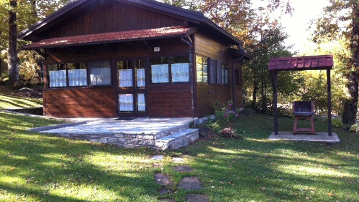 Ventasso Ski Chalet | Homerez - Comfortable Chalet in Giarola with Mountain View