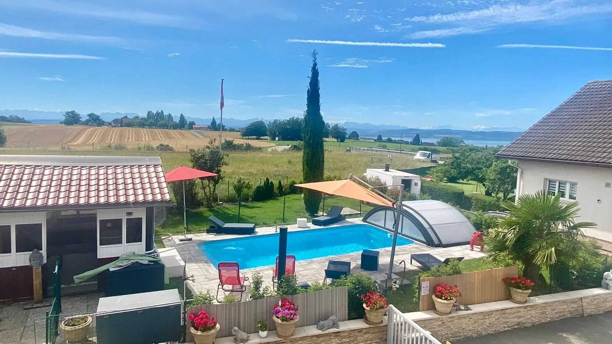 Bevaix Apartment | Homerez - Comfortable studio in Bevaix with mountain view - 30 m² + Spa