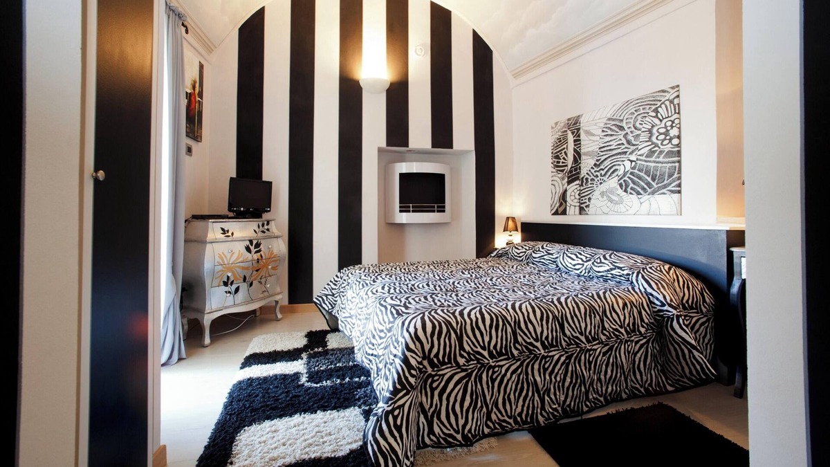 Piazza Apartment | Homerez - Comfortable studio in Piazza