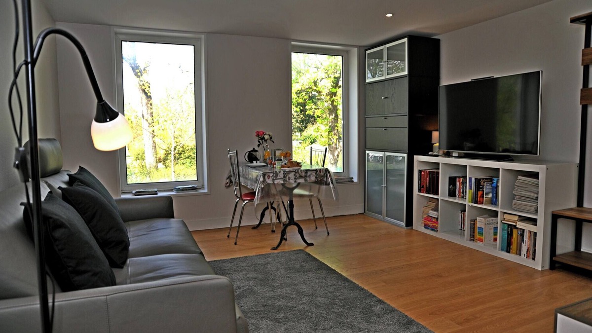 Cognac Apartment | Homerez - Contemporary flat in Cognac