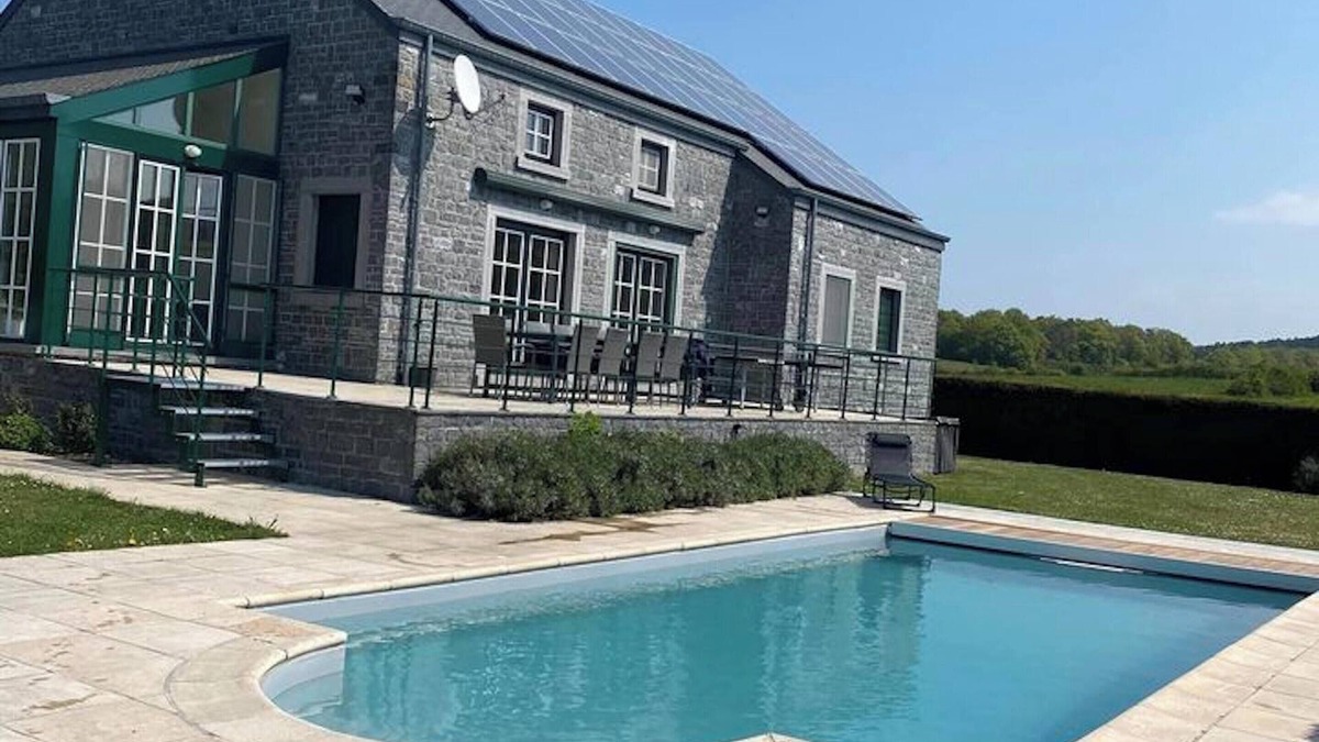 Wellin Villa | Homerez - Contemporary Villa in Wellin with Private Pool