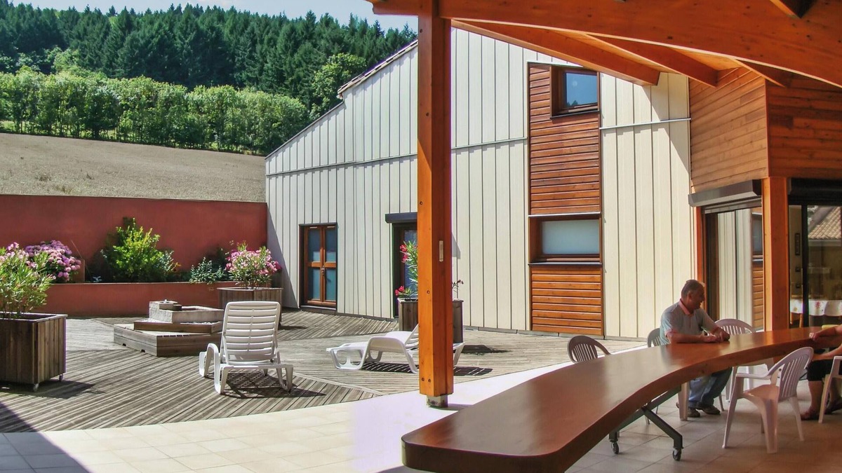Fayet Apartment | Homerez - Cosy apartment in Fayet with view, 55m²
