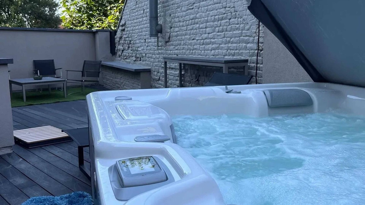 Vilvoorde House | Homerez - Cosy house in Vilvoorde with jacuzzi and spa