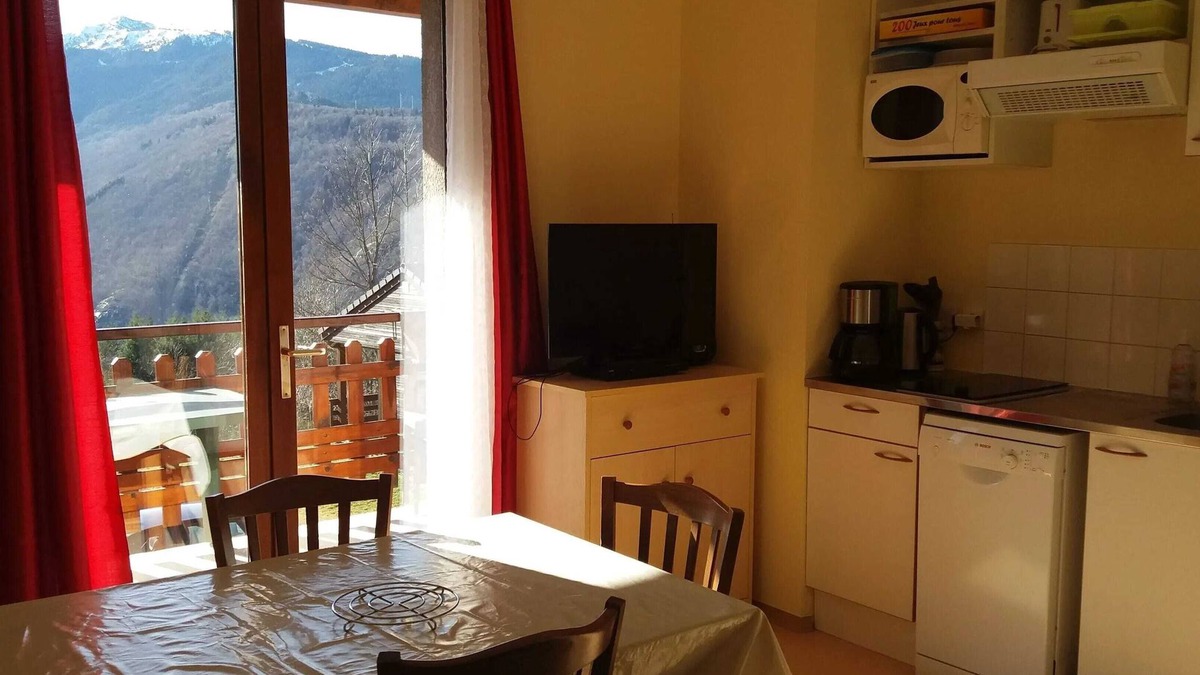 Ignaux Apartment | Homerez - Cozy apartment in Ignaux