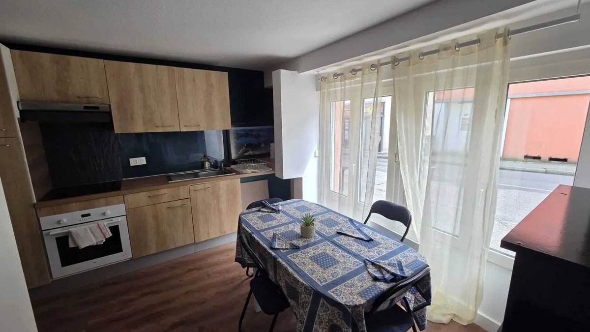 Rive Droite Apartment | Homerez - Cozy Apartment in Brest