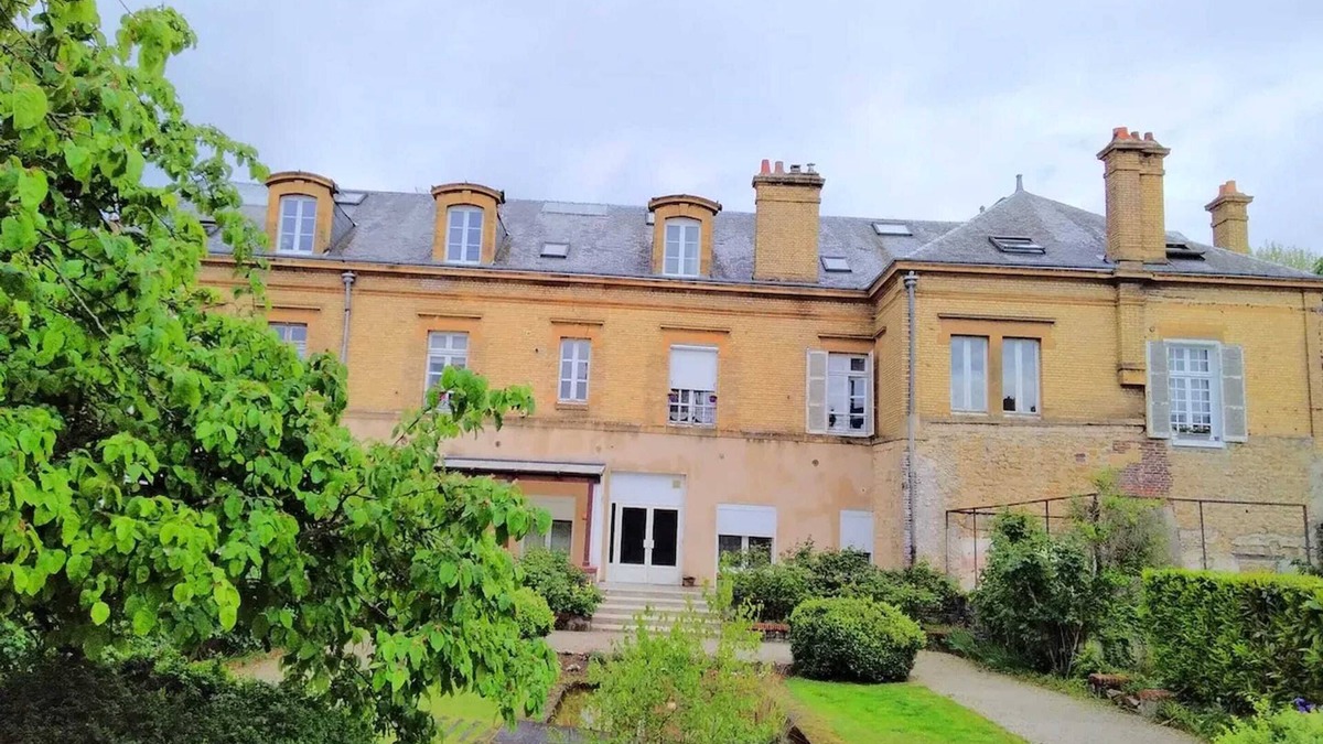 Sedan Apartment | Homerez - Cozy Studio in Sedan with Fenced Garden 22 m²