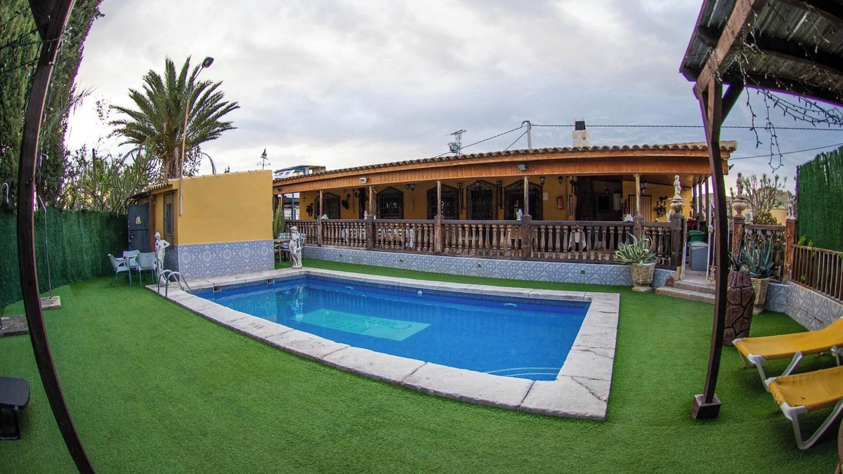 Algaida Villa | Homerez - Elegant Villa in Archena + Private Pool
