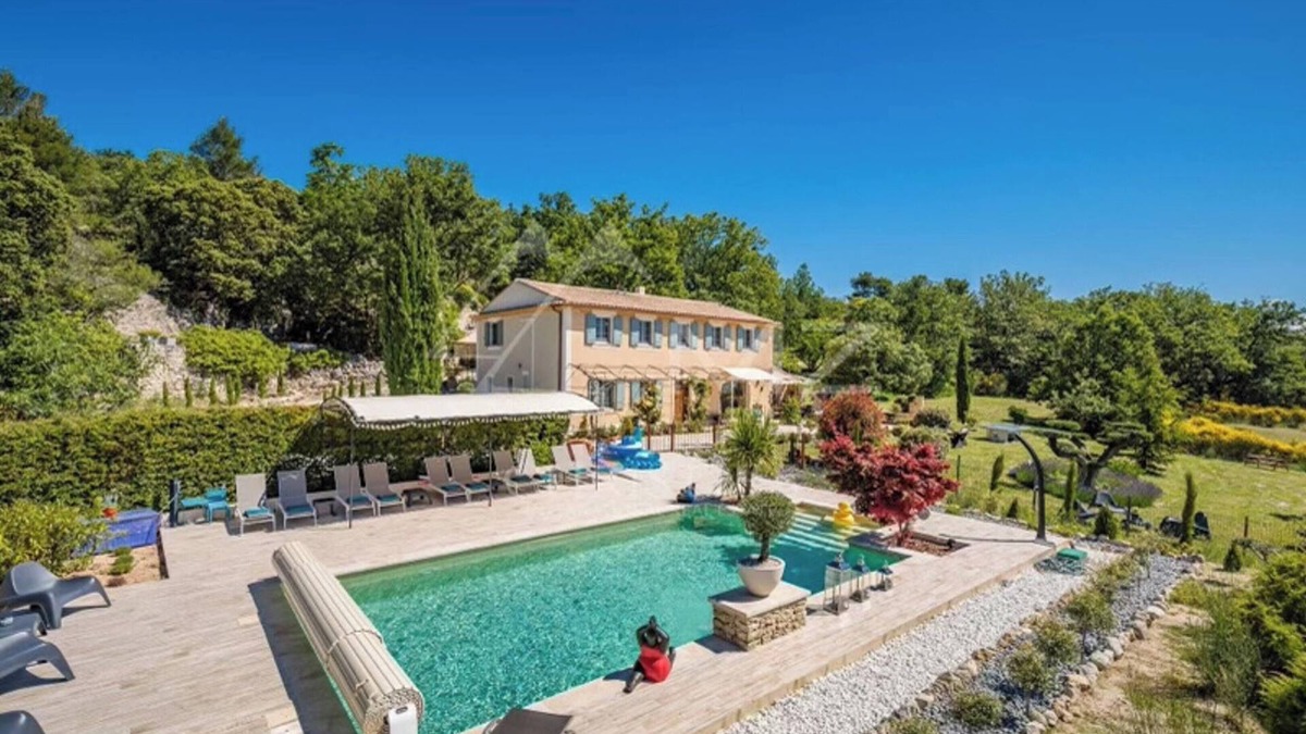 Murs Villa | Homerez - Elegant Villa in Murs with Private Pool