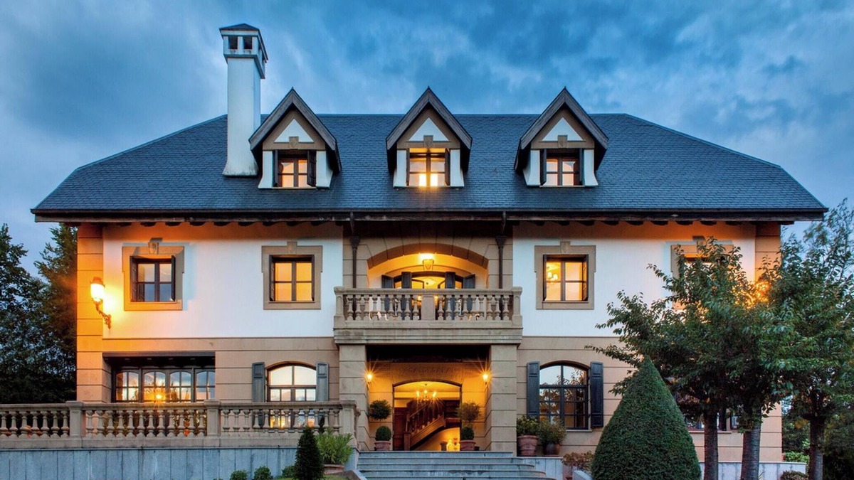 Oiartzun House | Homerez - Family Home in Oiartzun with Mountain View
