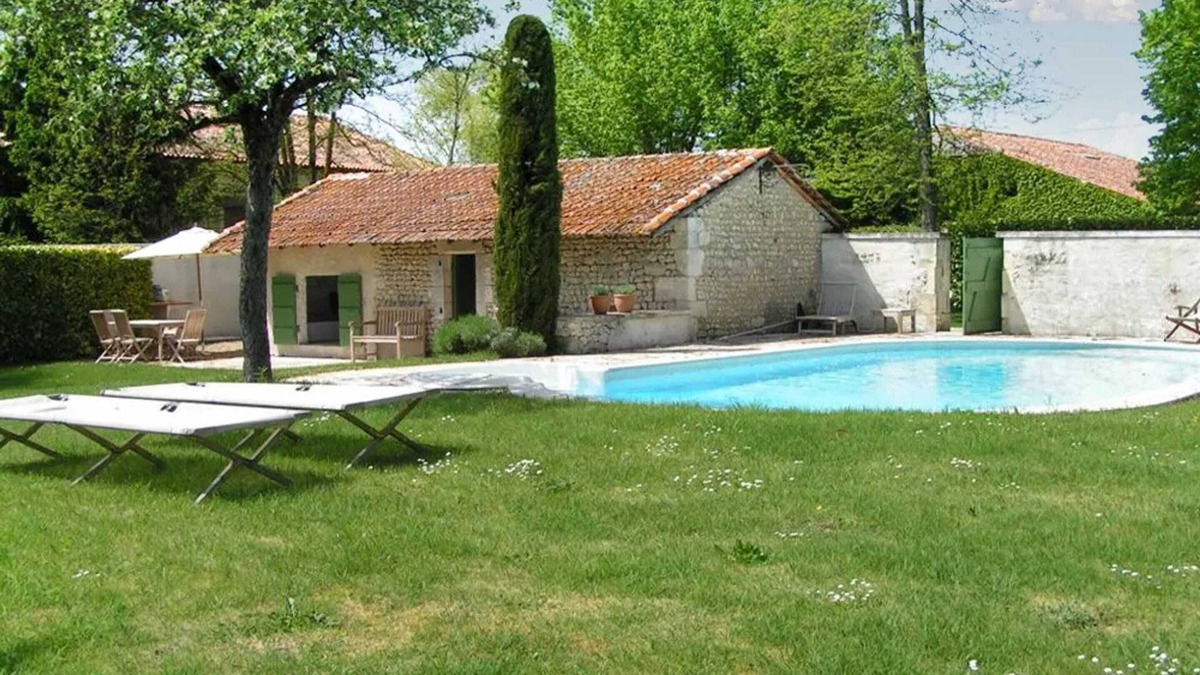 Bellon House | Homerez - Family House in Bellon, private pool 200m²