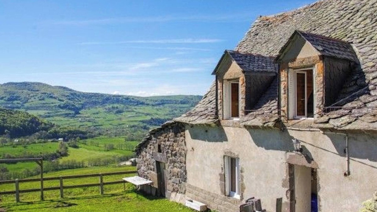 Cheylade House | Homerez - Farmhouse in Cheylade