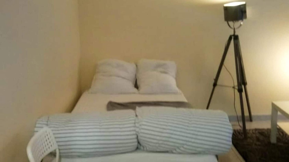 Les Pavillons-sous-Bois Apartment | Homerez - Appartement for 2 ppl. with terrace at Les Pavillons-sous-Bois