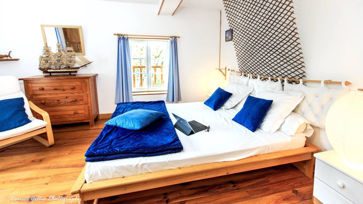 Saint-Front-de-Pradoux House | Homerez - House for 4 ppl. with shared pool and spa at Saint-Front-de-Pradoux