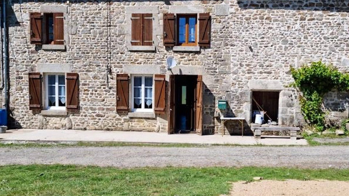 St Georges la Pouge House | Homerez - House for 12 ppl. with garden and terrace at Saint-Georges-la-Pouge