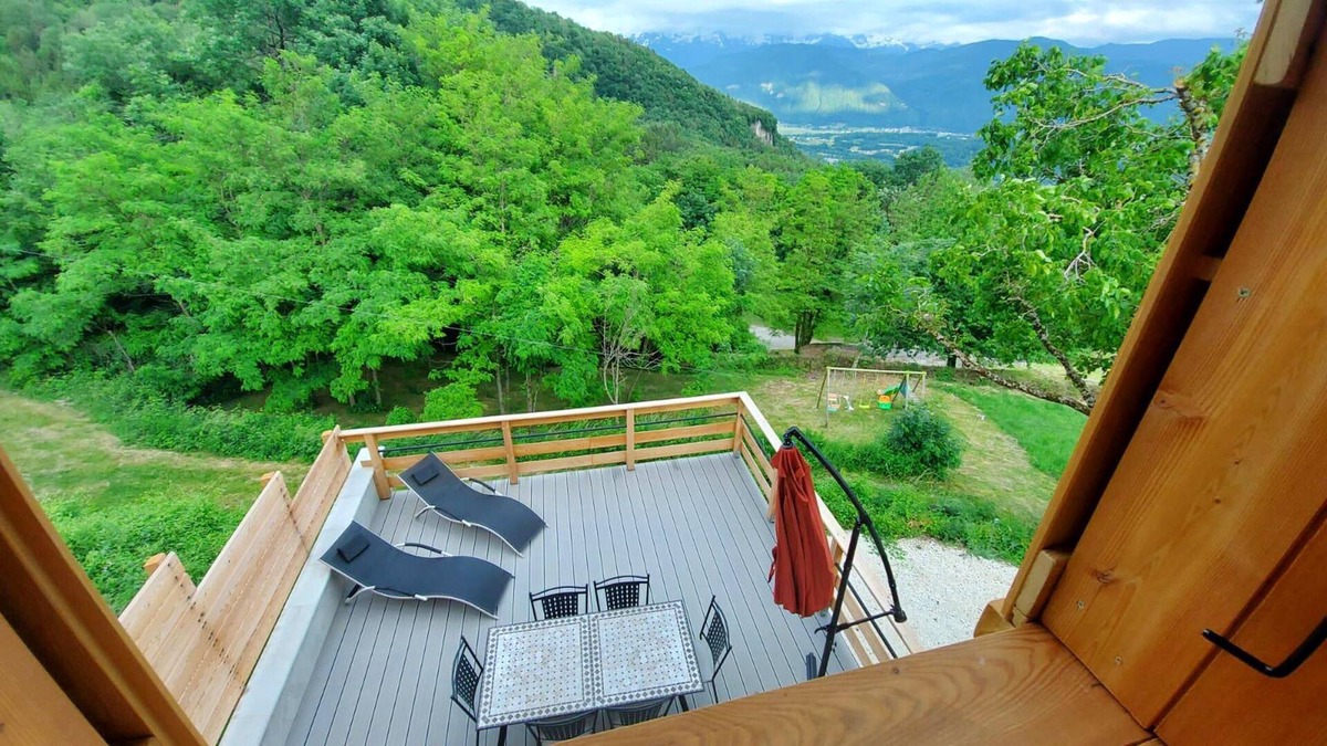 Saint-Pierre-d'Albigny Ski Chalet | Homerez - Amazing chalet for 6 ppl. with terrace at Saint-Pierre-d'Albigny