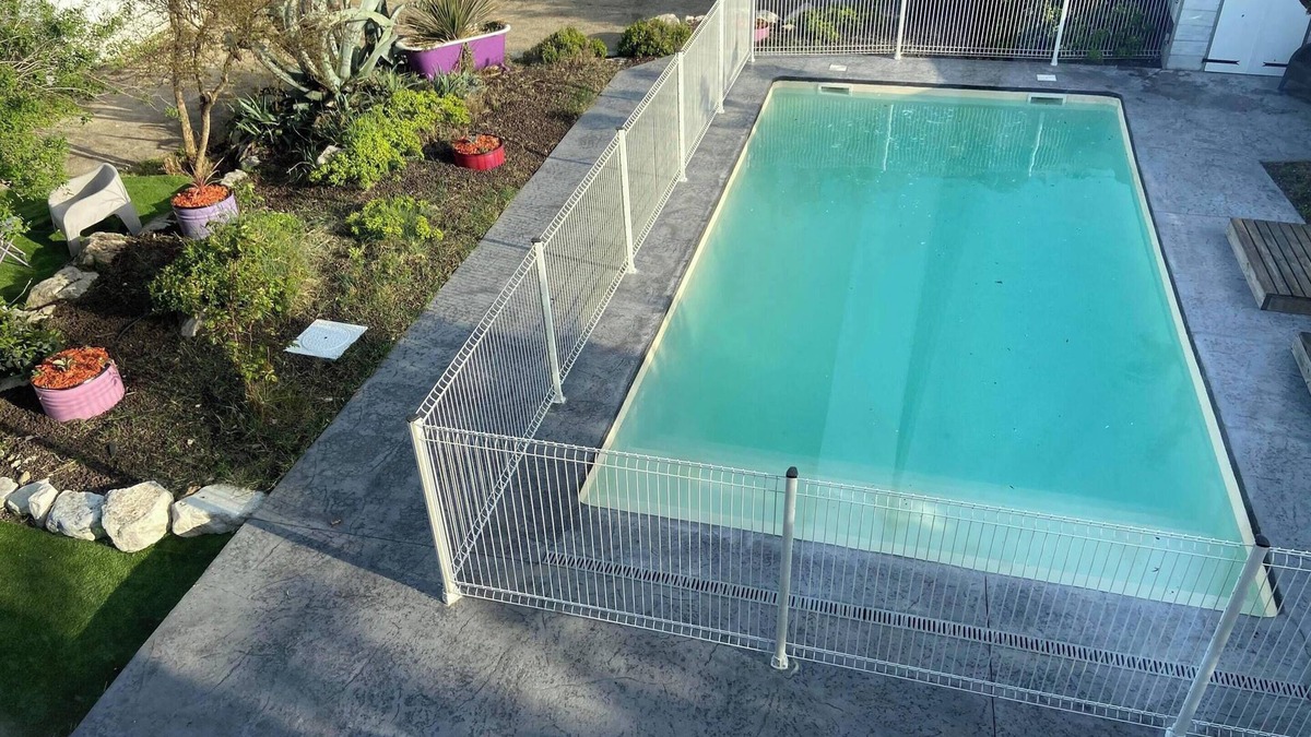Saint-Privat-des-Vieux Villa | Homerez - Villa in Saint-Privat-des-Vieux