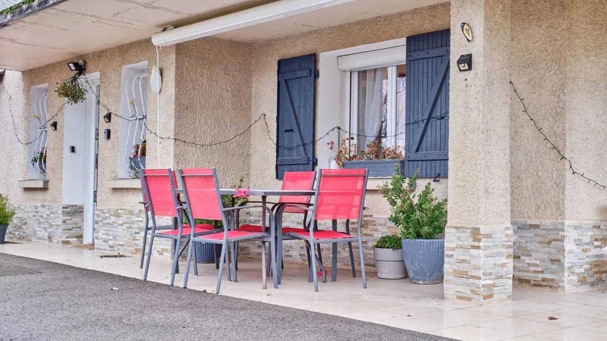 Saint-Victor-de-Cessieu Apartment | Homerez - Apt in Saint-Victor-de-Cessieu