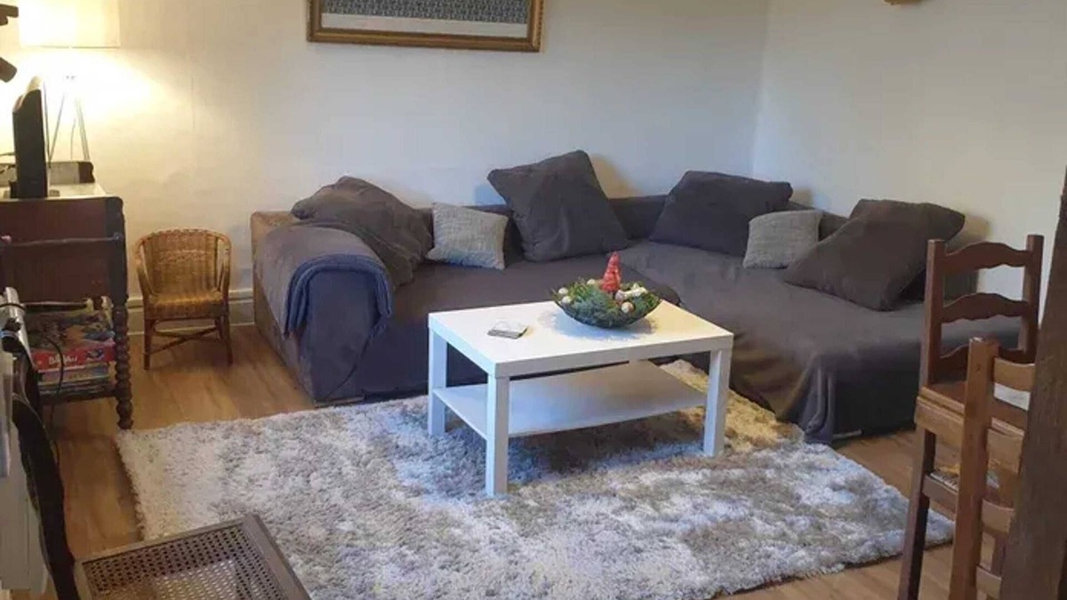 Sainte-Croix-en-Plaine House | Homerez - House Sainte-Croix-en-Plaine
