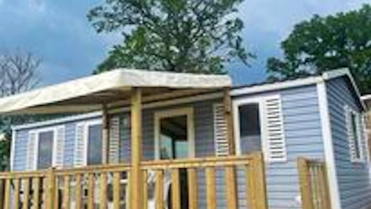Banes House | Homerez - Great bungalow for 6 people. with pool access in Argences en Aubrac