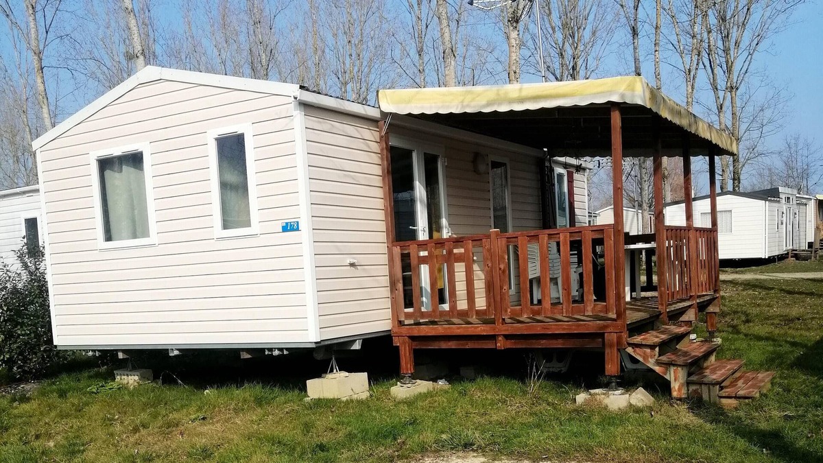 Onzain House | Homerez - Great bungalow for 4 people. with access to pool in Veuzain-sur-Loire